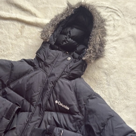 Columbia Puffer Jacket with Faux Fur Hood | Black | Size S | Winter Coat - Picture 2 of 10